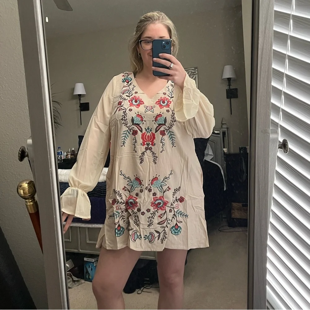 Umgee Pastel Floral Embroidered Tunic Dress - size M - Picture 4 of 7